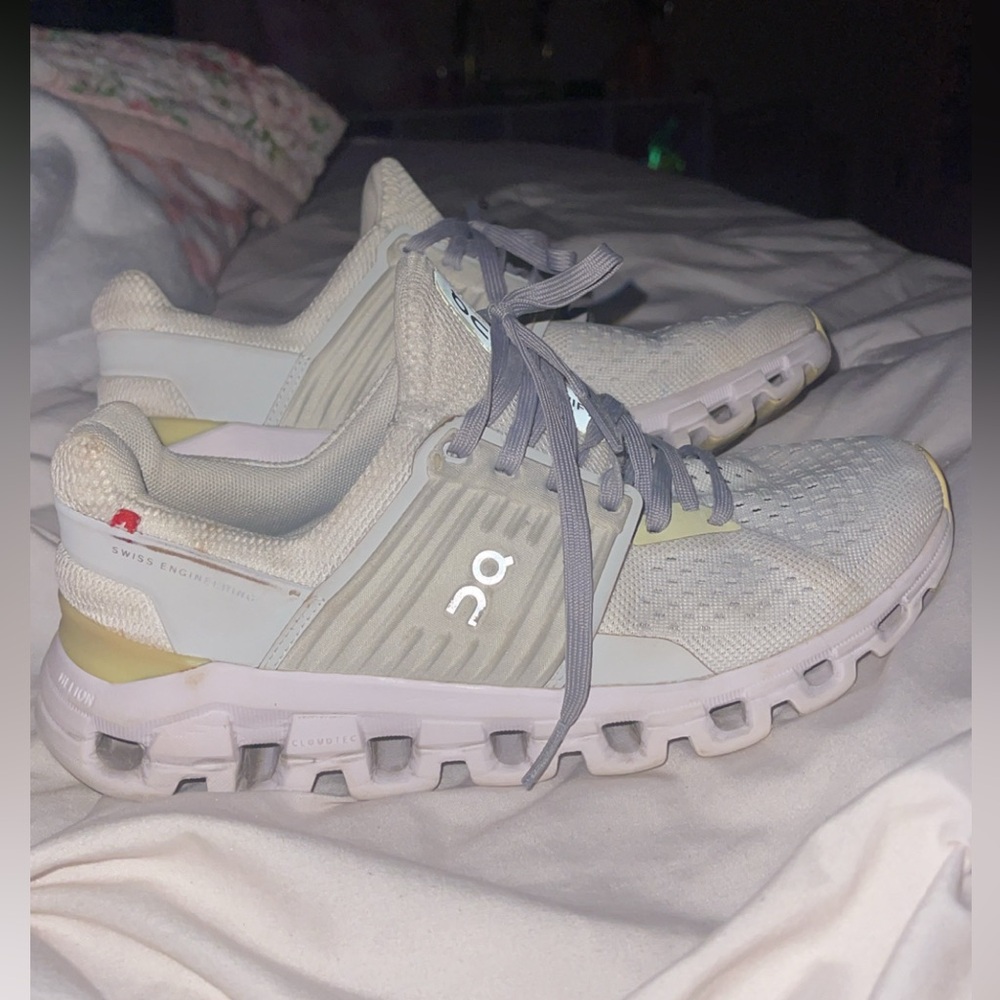 On Cloud Running White